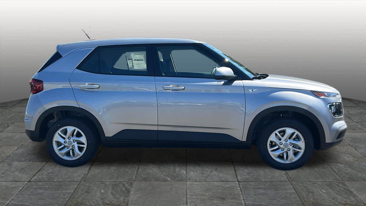 New 2026 Shimmering Silver Hyundai SE image 4
