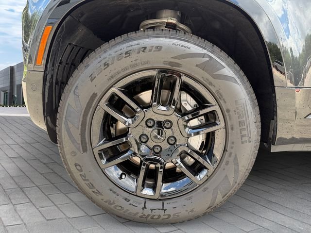 New 2026 Carpathian Grey Land Rover X-Dynamic SE image 9