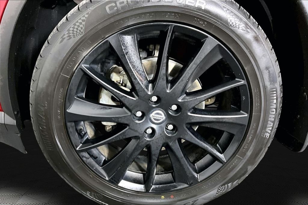Used 2022 Red Nissan Platinum image 32