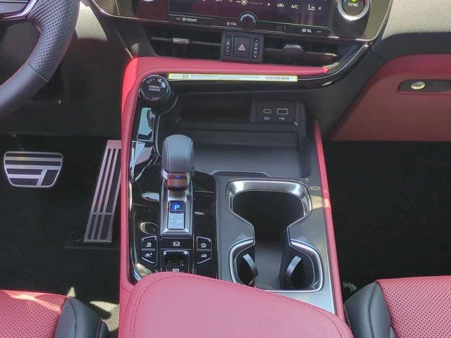 2026 Lexus NX 350 F-Sport - Photo 18