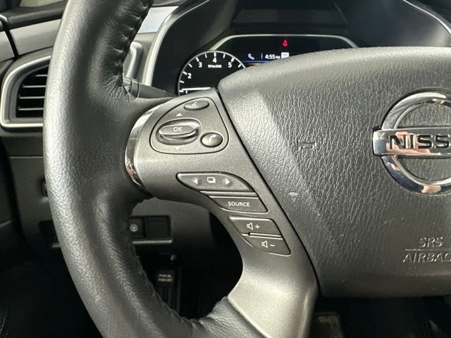 Used 2020 White Nissan SL image 17