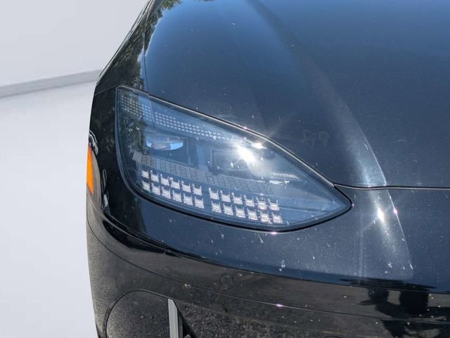 Used 2023 Black Hyundai SE image 10