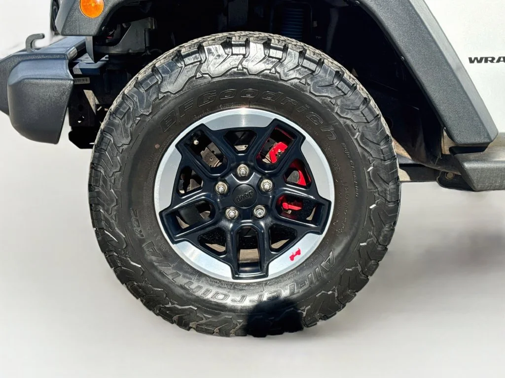Used 2007 Silver Jeep X image 35