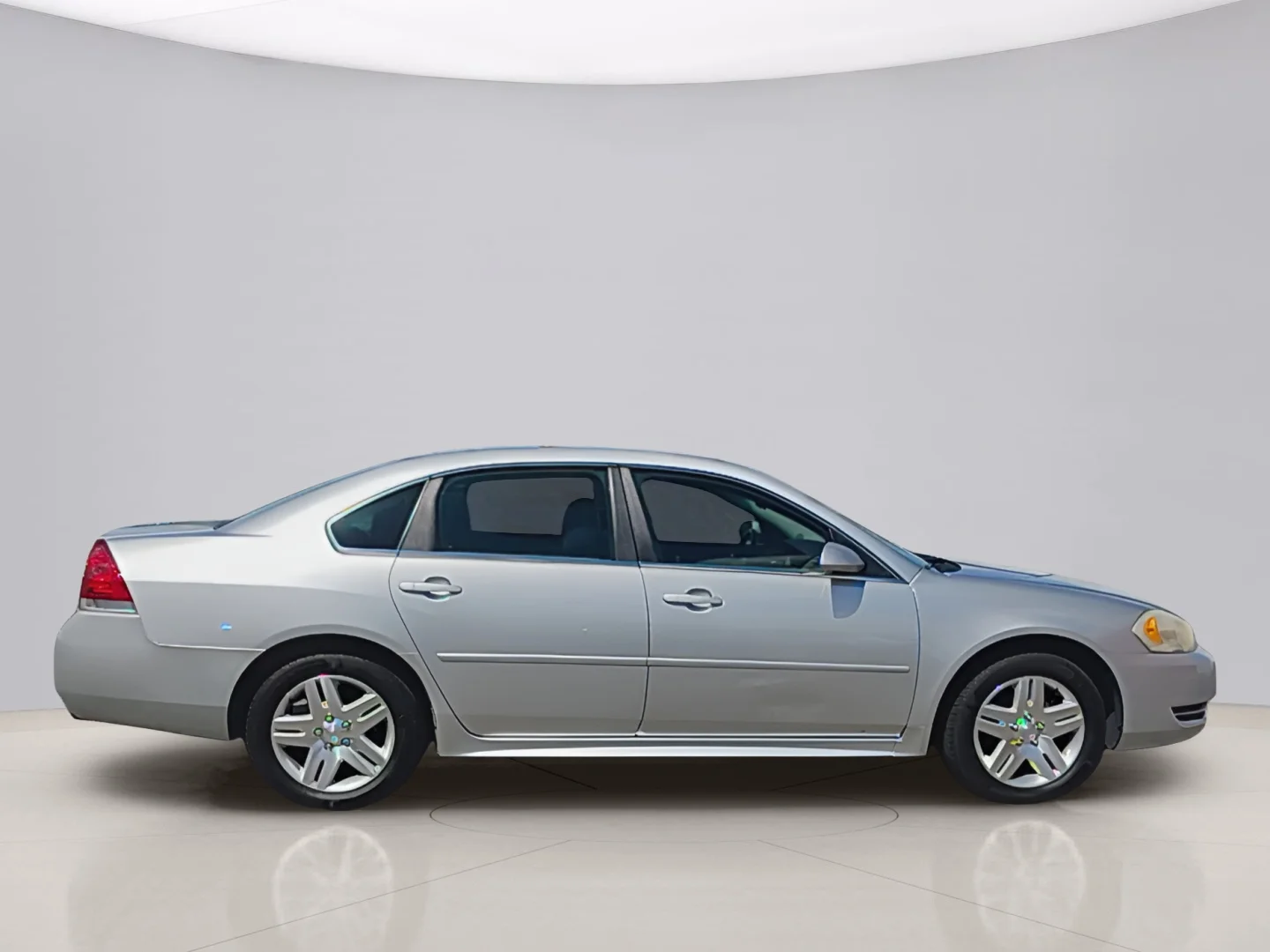 Used 2013 Silver Chevrolet LT image 6
