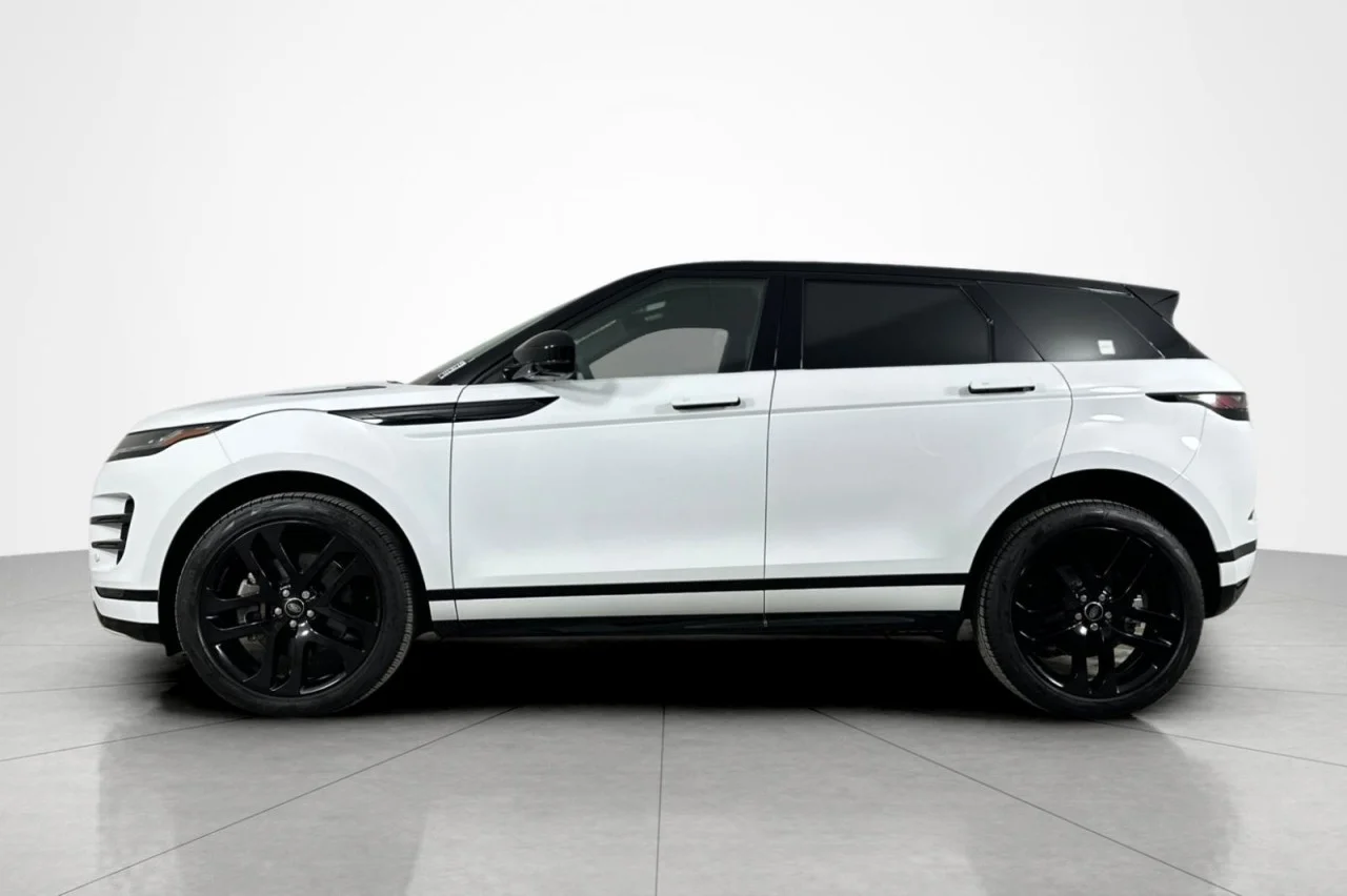 Used 2024 WHITE Land Rover Dynamic SE image 2