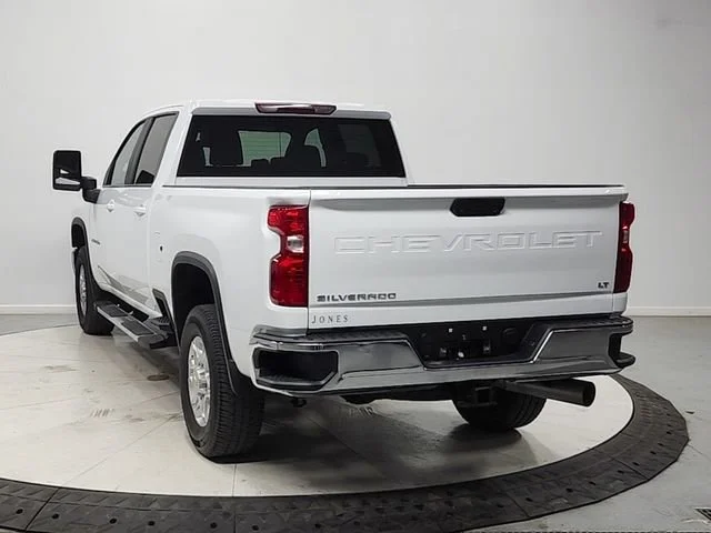 Used 2025 Summit White Chevrolet LT image 6