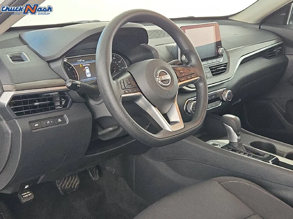 2025 Nissan Altima SV - Photo 16