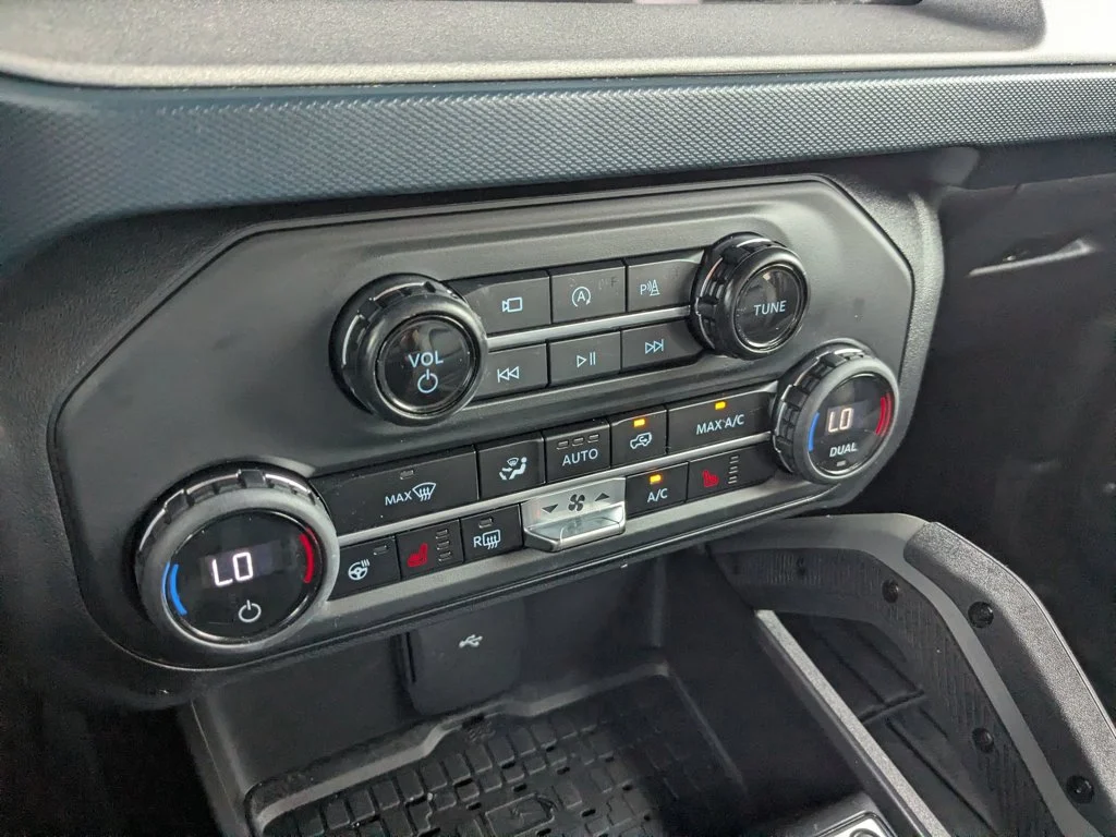 Used 2024  Ford Outer Banks image 18