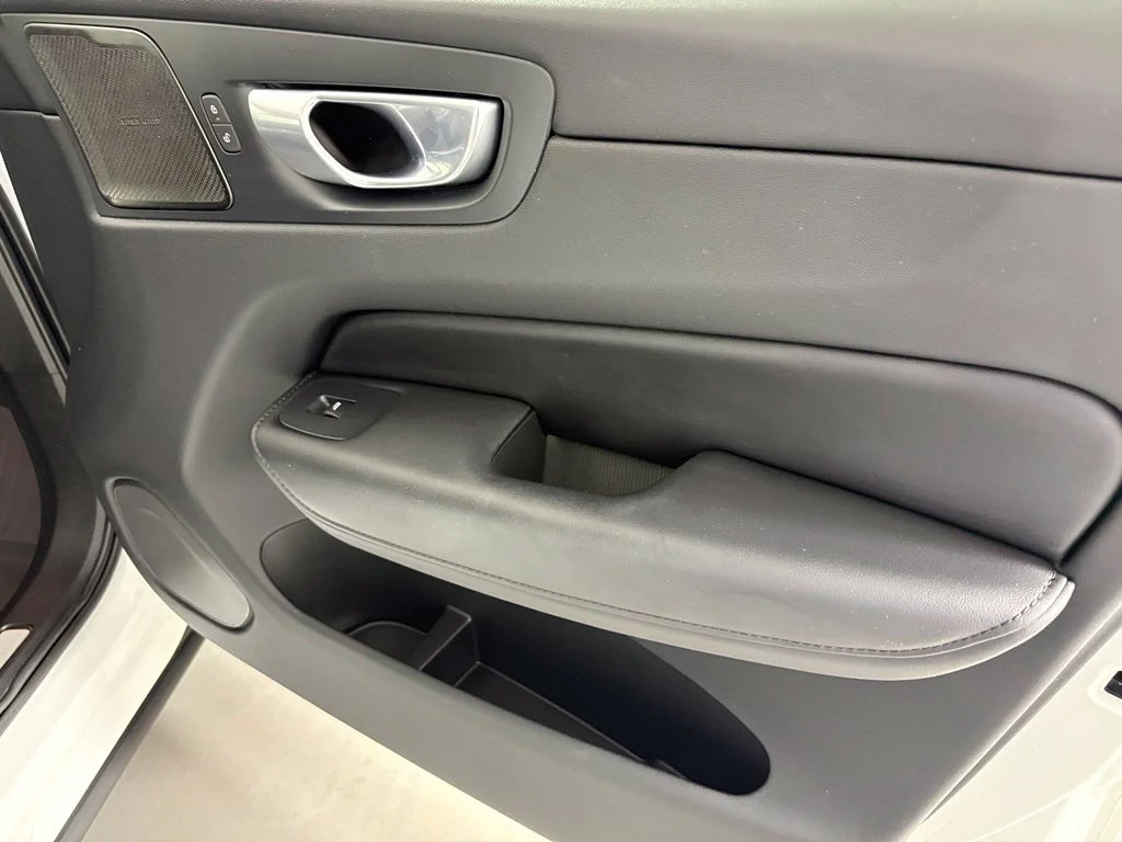 Used 2024 White Volvo T8 Plus Dark Theme image 39