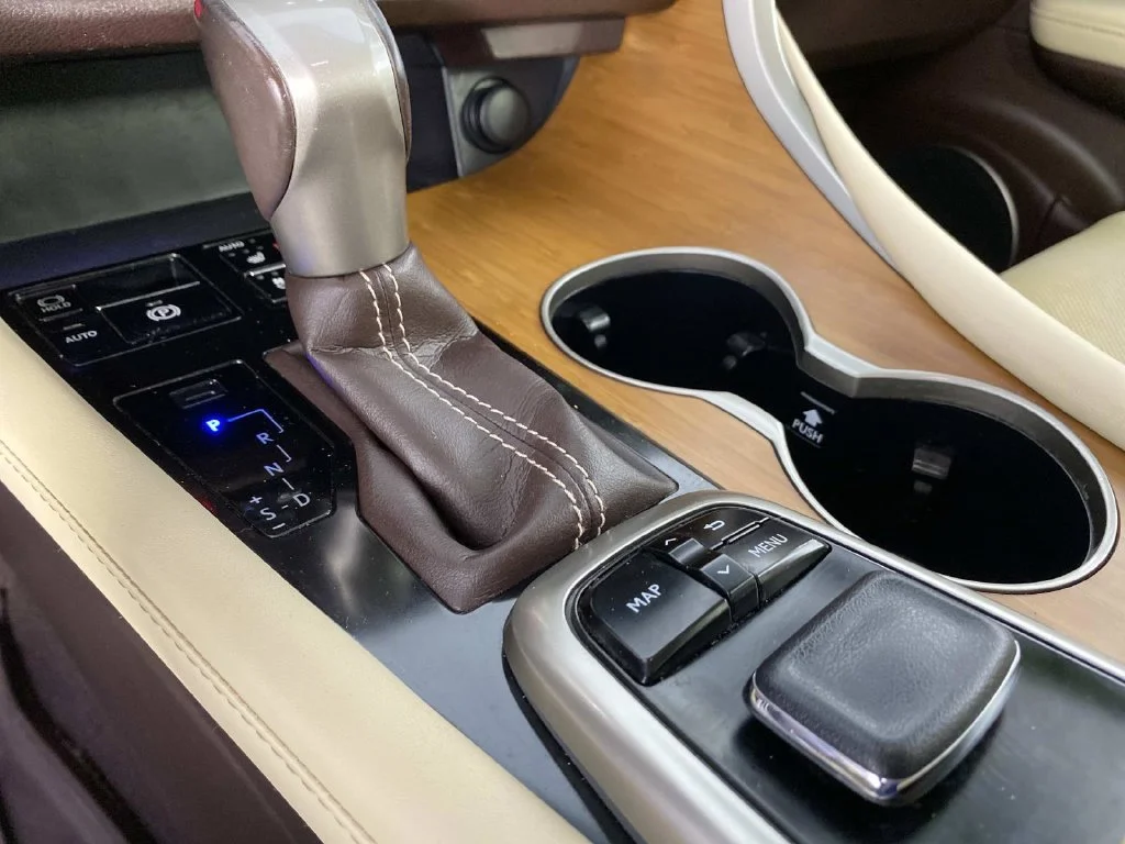 Used 2017 White Pearl Lexus 350 image 23