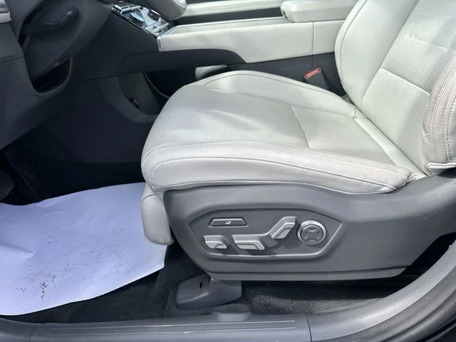 Used 2024 Black Hyundai Calligraphy image 16