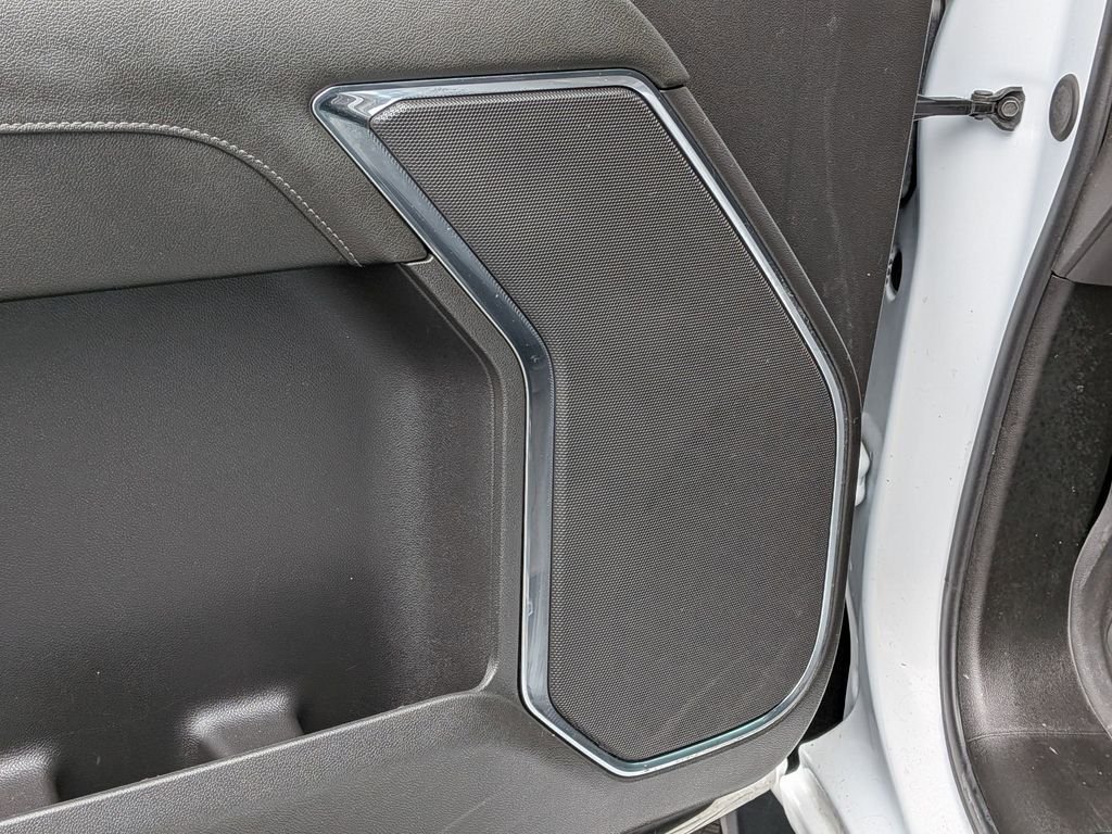Used 2024 White GMC Elevation image 12