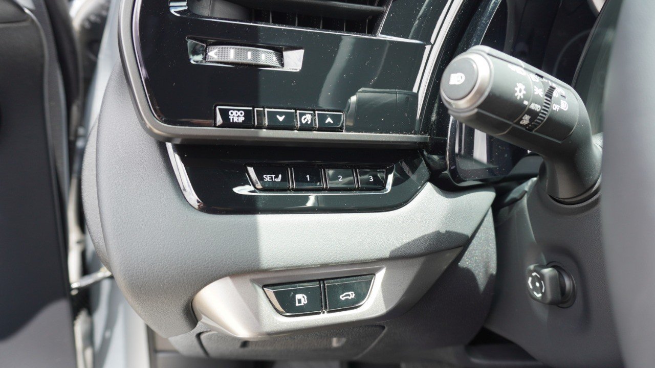 Certified Used 2024 Silver Lexus RX 350 Premium image 21