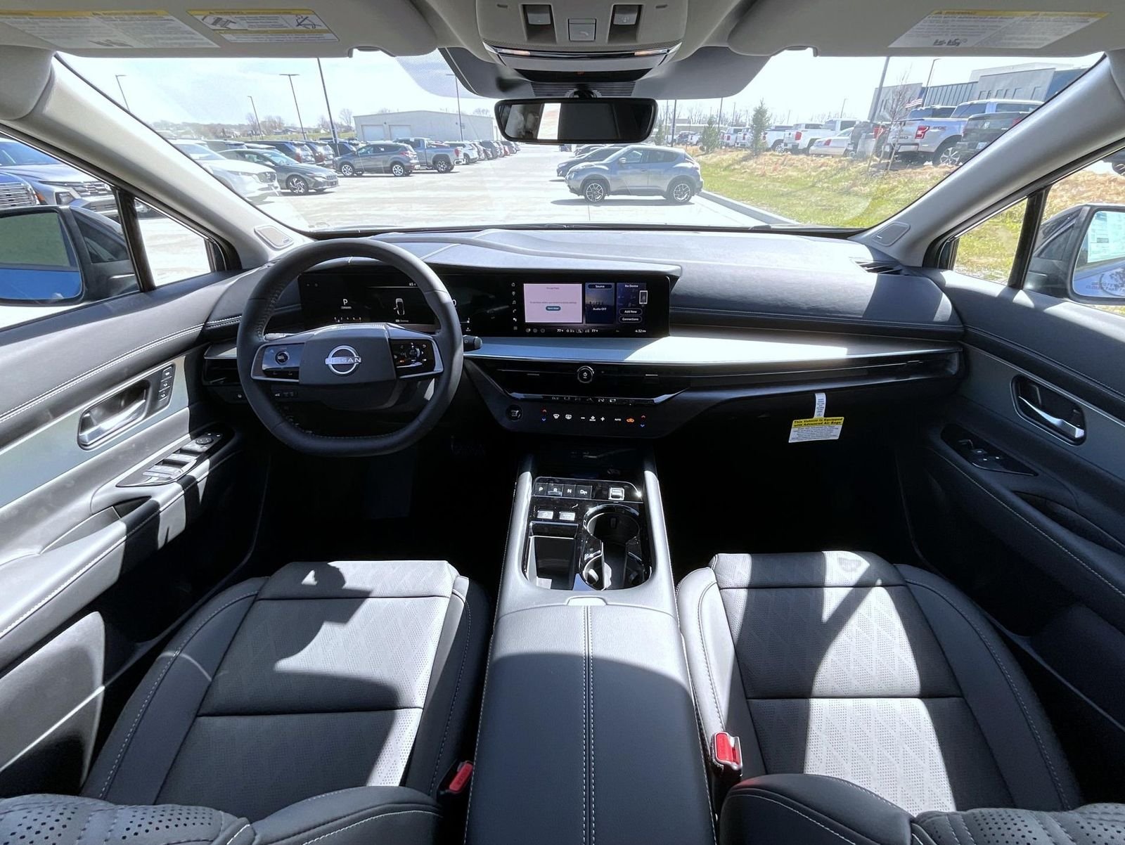 New 2026 Pearl Metallic Nissan Platinum image 15