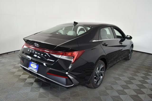 New 2026 Black Hyundai Limited image 8