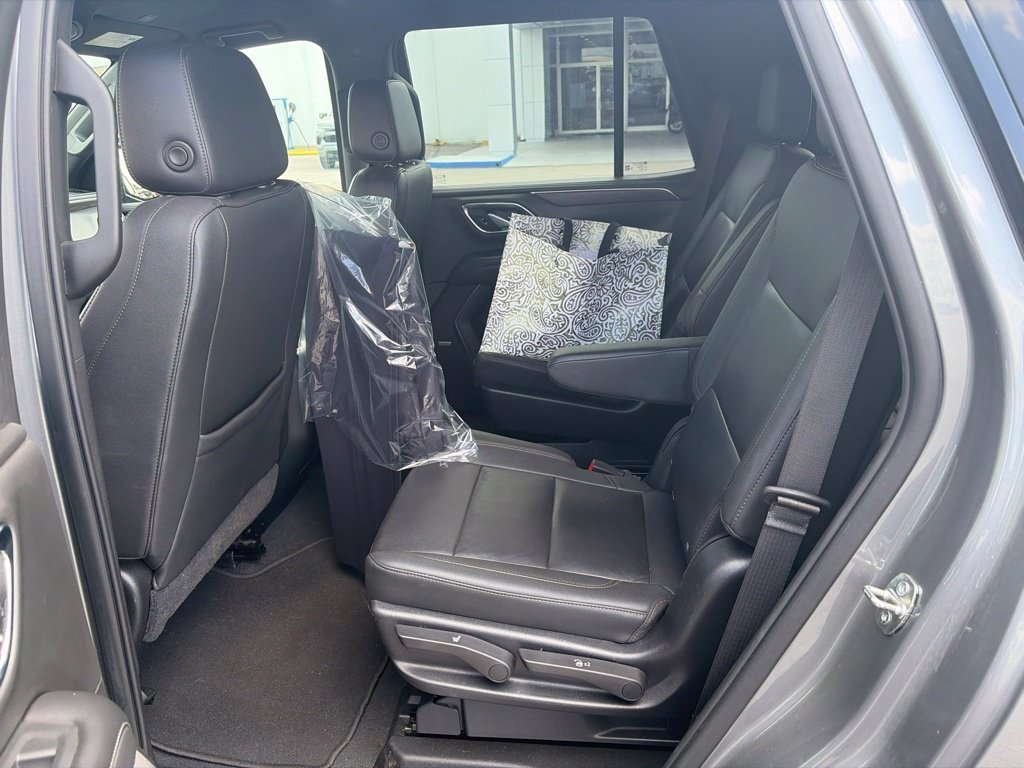 Used 2021 Gray Chevrolet Z71 image 6