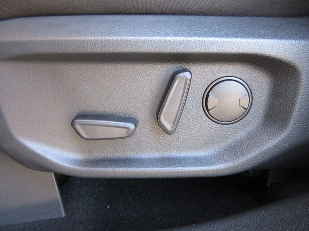 New 2026 Marsh Gray Ford XLT image 13