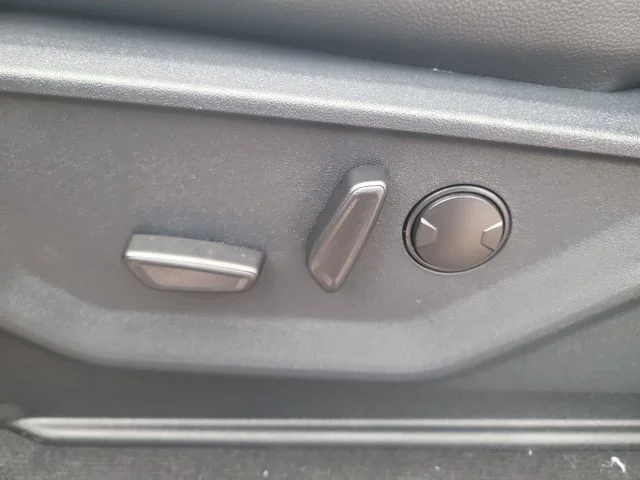 New 2026 Black Metallic Ford Lariat image 20
