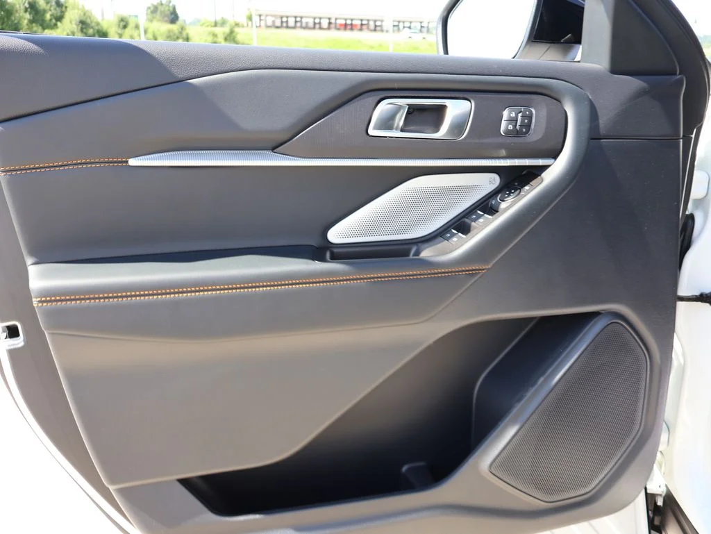 New 2026 Star White Metallic Tri-Coat Ford Tremor® image 22