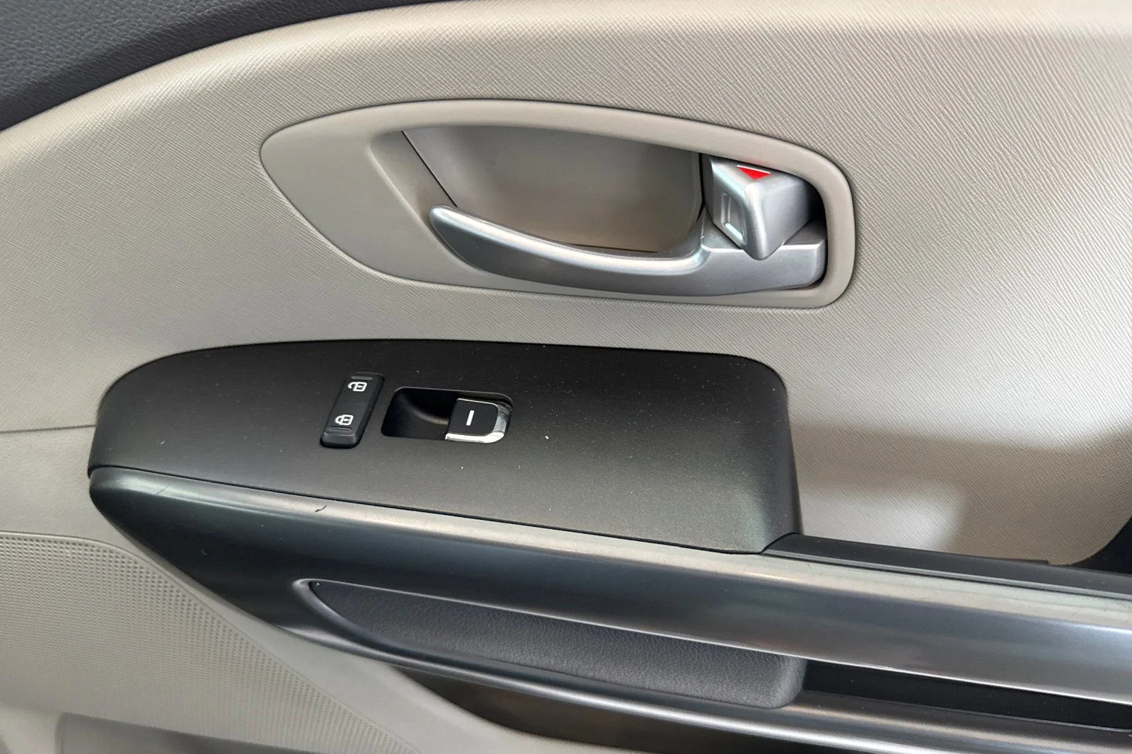 Used 2018 Black Kia LX image 19