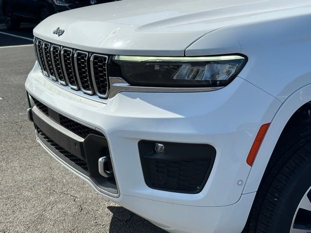 Used 2023 White Jeep Overland image 9