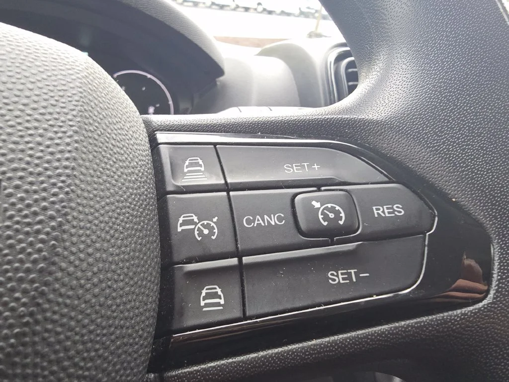Used 2025 White Ram Base image 22