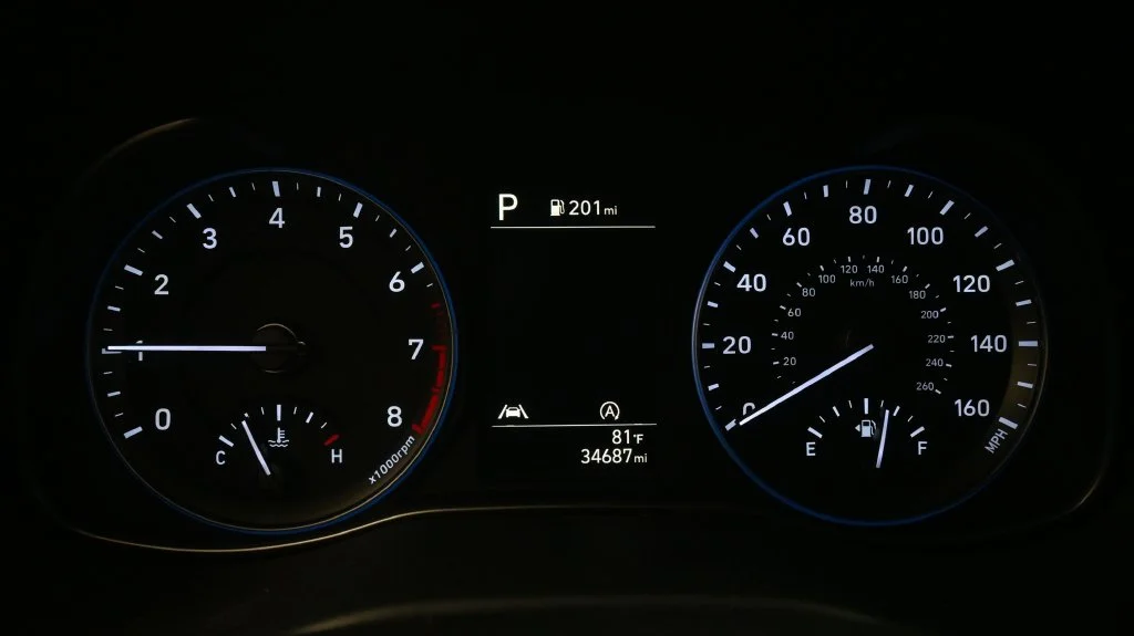 Used 2022 Green Hyundai SE image 10