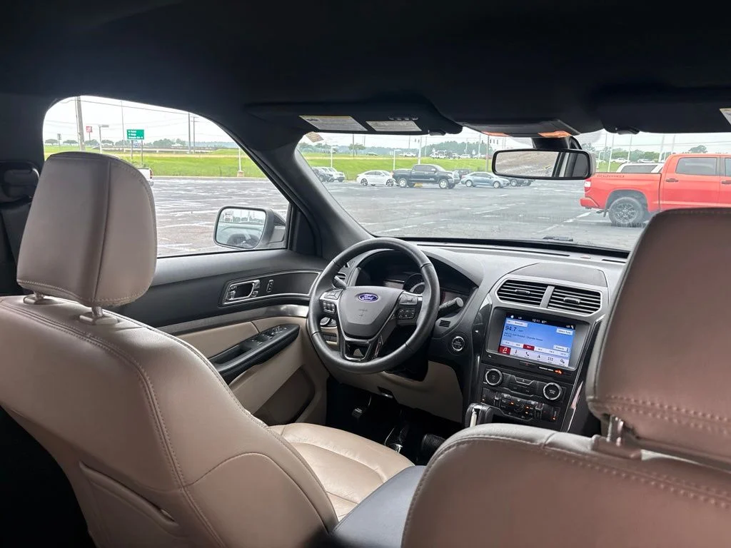Used 2018 White Ford XLT image 31