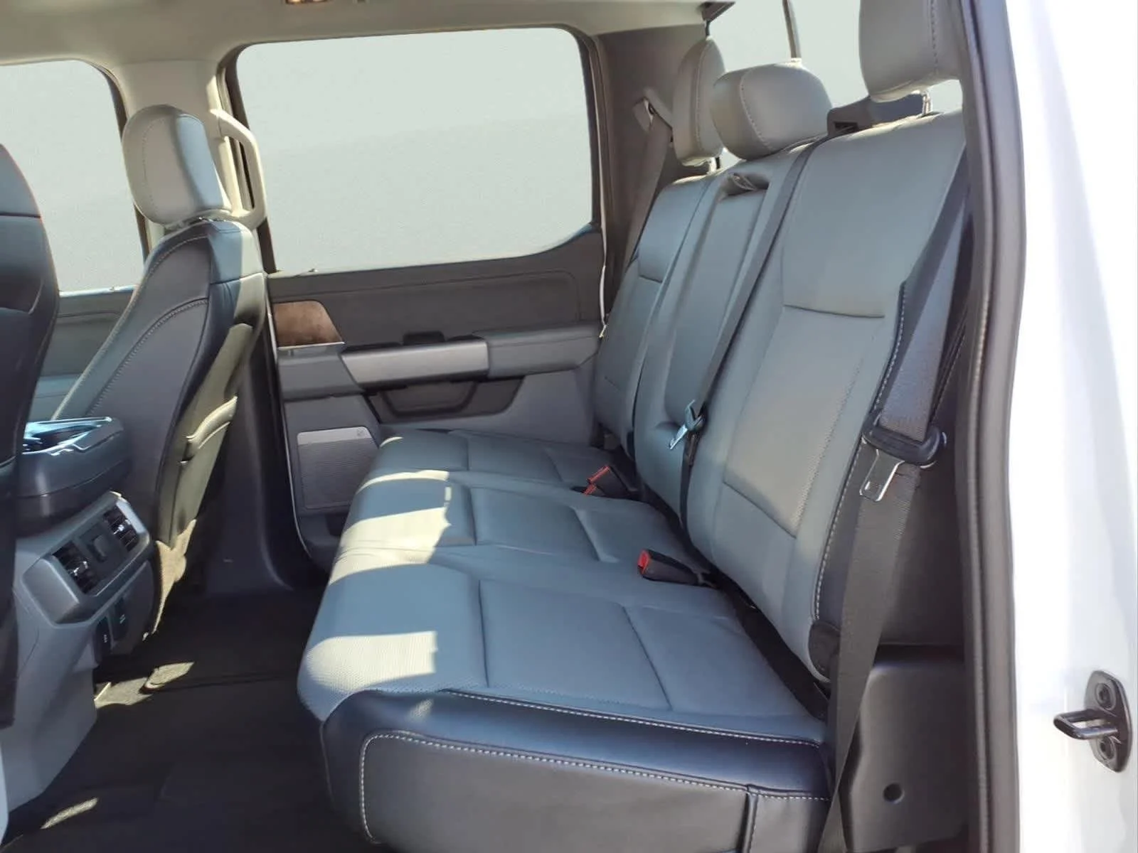 Used 2023 Oxford White Ford LARIAT image 29