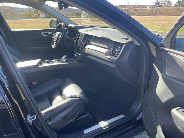Used 2024 Black Volvo Ultimate Dark Theme image 14