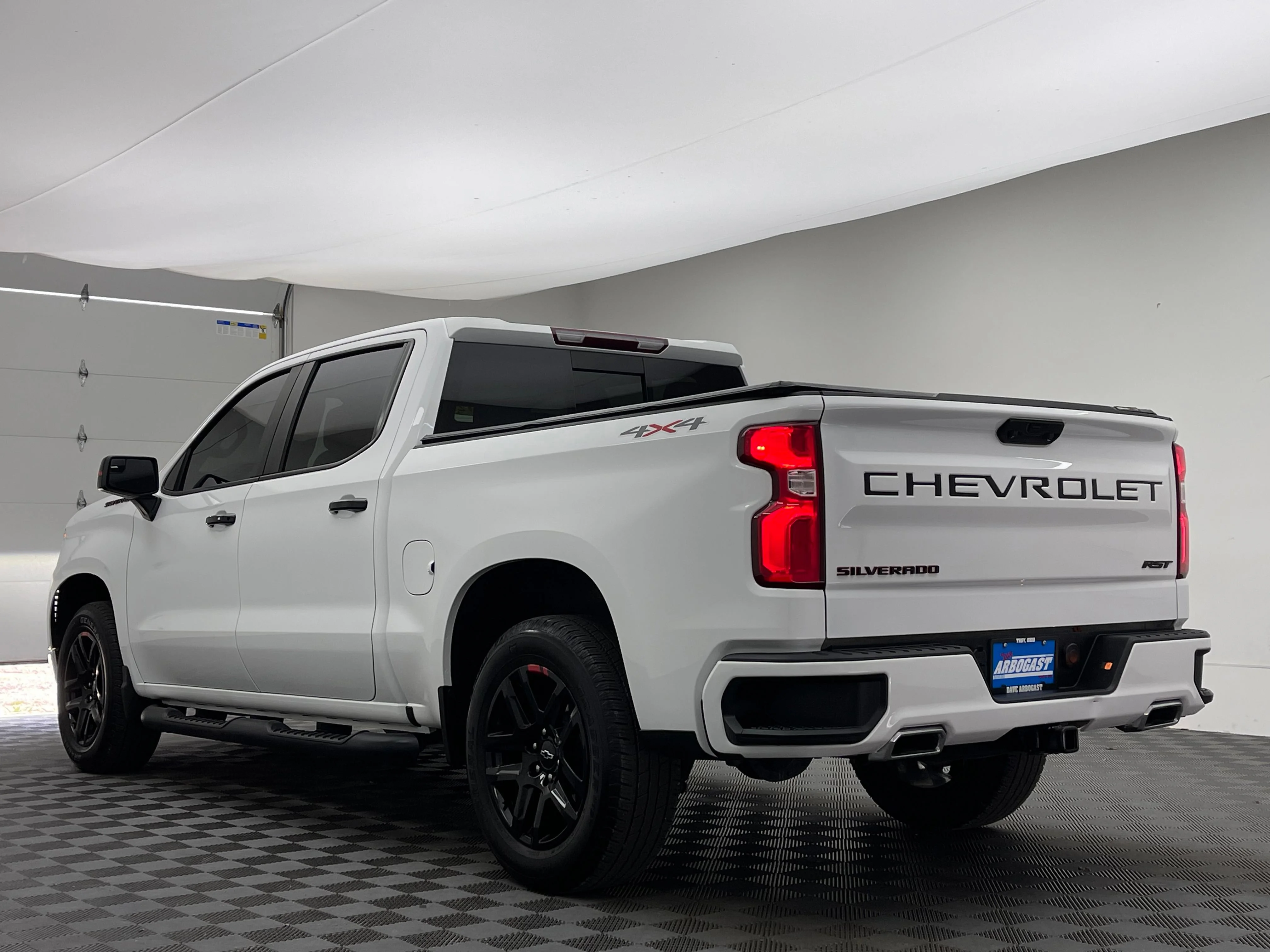 Used 2024 Summit White Chevrolet RST image 10