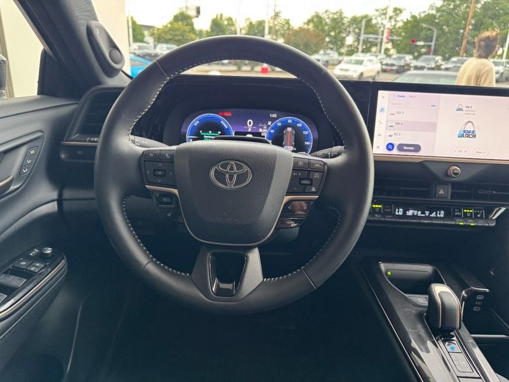 Used 2025 Red Toyota Platinum image 16