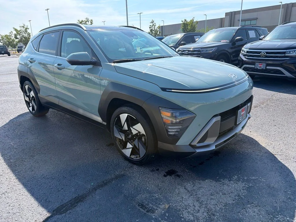 Used 2024 Green Hyundai Limited image 1