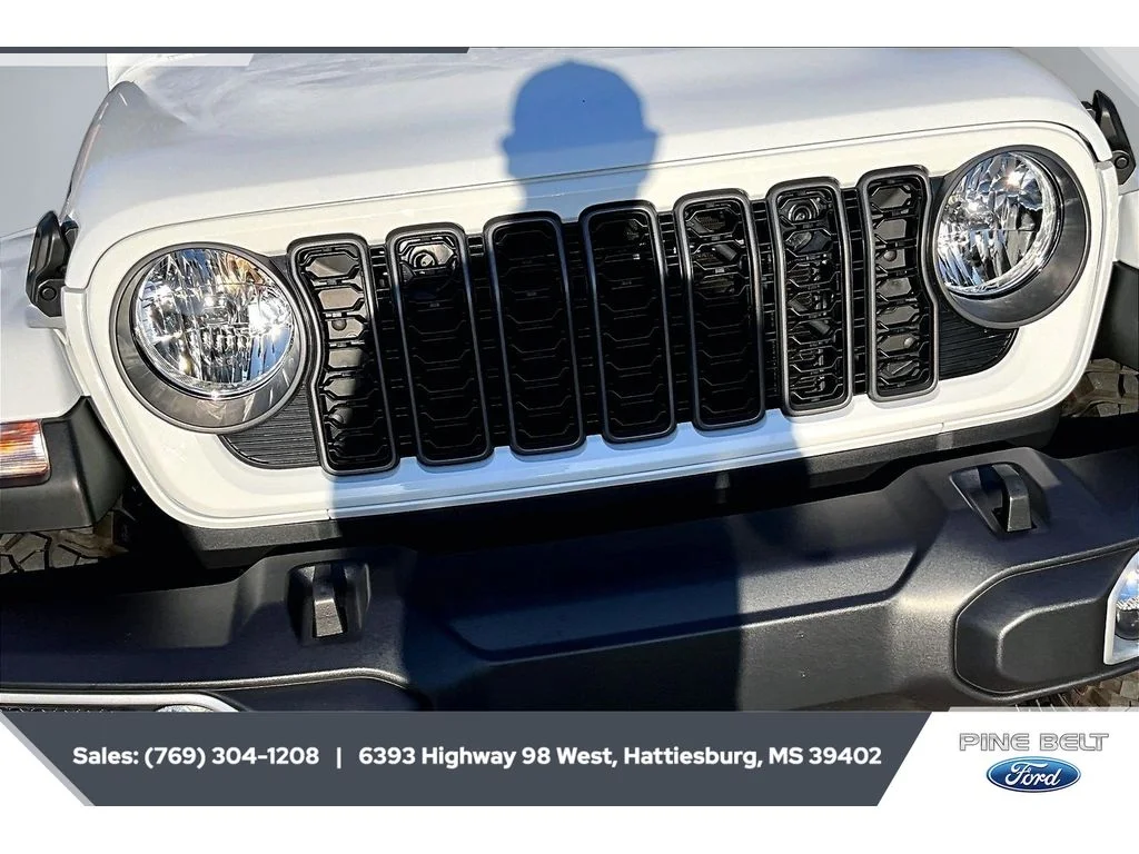 Used 2025 Bright White Clearcoat Jeep High Tide image 22