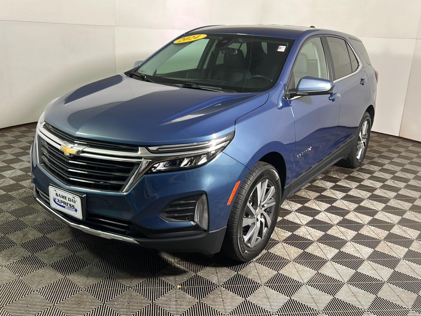 Used 2024 Lakeshore Blue Metallic Chevrolet LT image 12