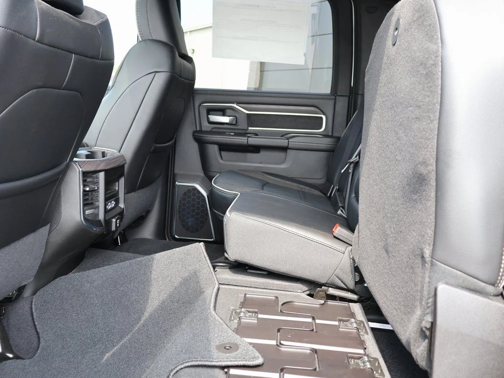 2026 RAM 2500 Laramie - Photo 17