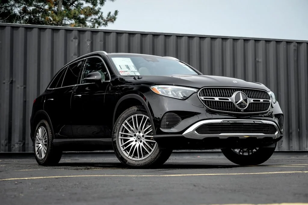 New 2026 Black Mercedes-Benz GLC 300 image 35