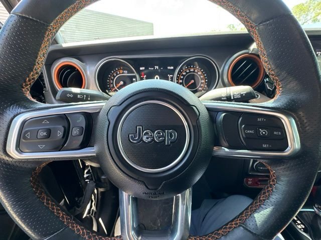 Used 2023 Black Clearcoat Jeep Mojave image 19
