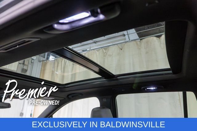 Used 2025  Cadillac Sport image 12