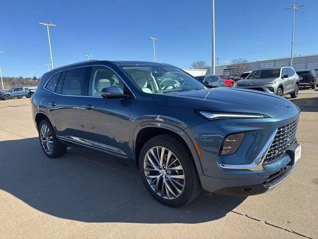 2026 Buick Enclave Avenir AWD's photo