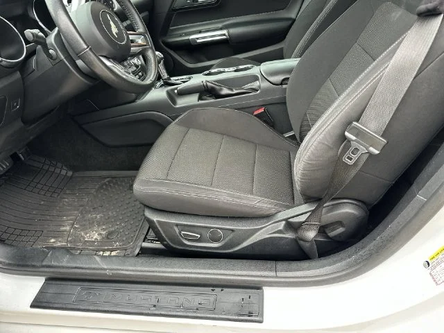 Used 2016 White Ford V6 image 13