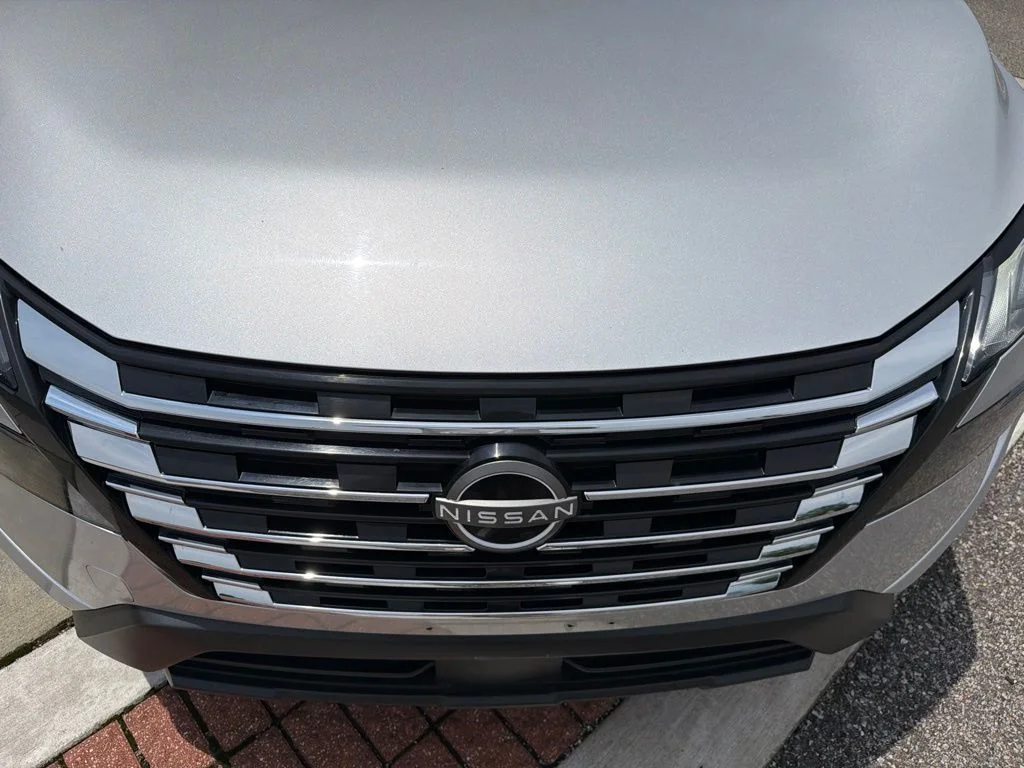 Used 2024 Silver Nissan S image 13
