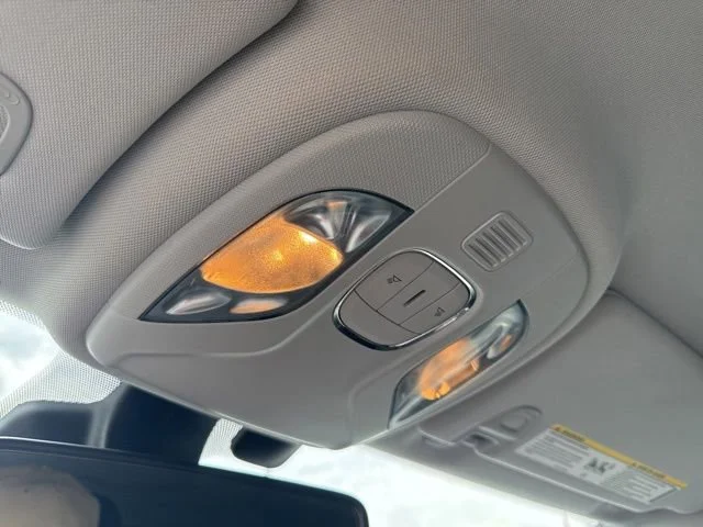 Used 2021 Granite Crystal Metallic Clearcoat Jeep Latitude image 32