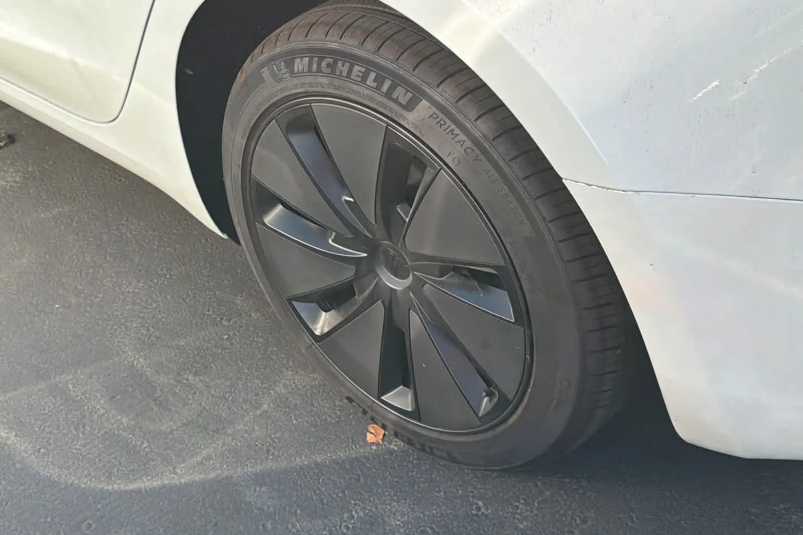 Used 2025  Tesla Long Range image 17