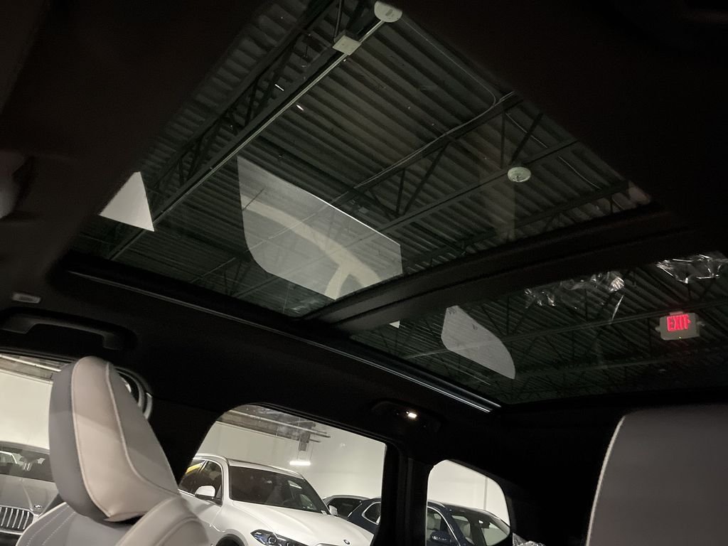 Used 2026  BMW xDrive28i image 22