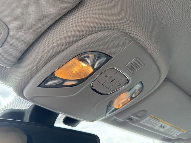 Used 2021 Granite Crystal Metallic Clearcoat Jeep Latitude image 32