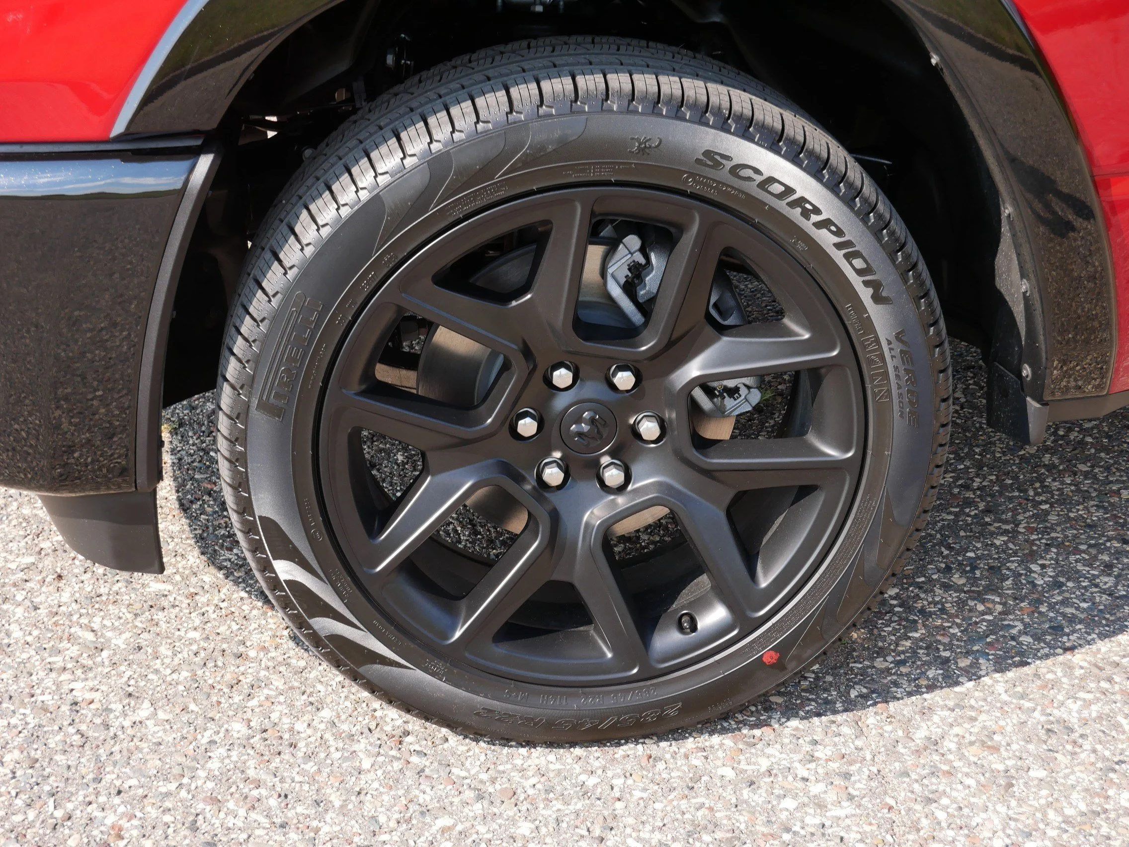 New 2026 Molten Red Pearl-Coat Exterior Paint RAM Laramie image 5