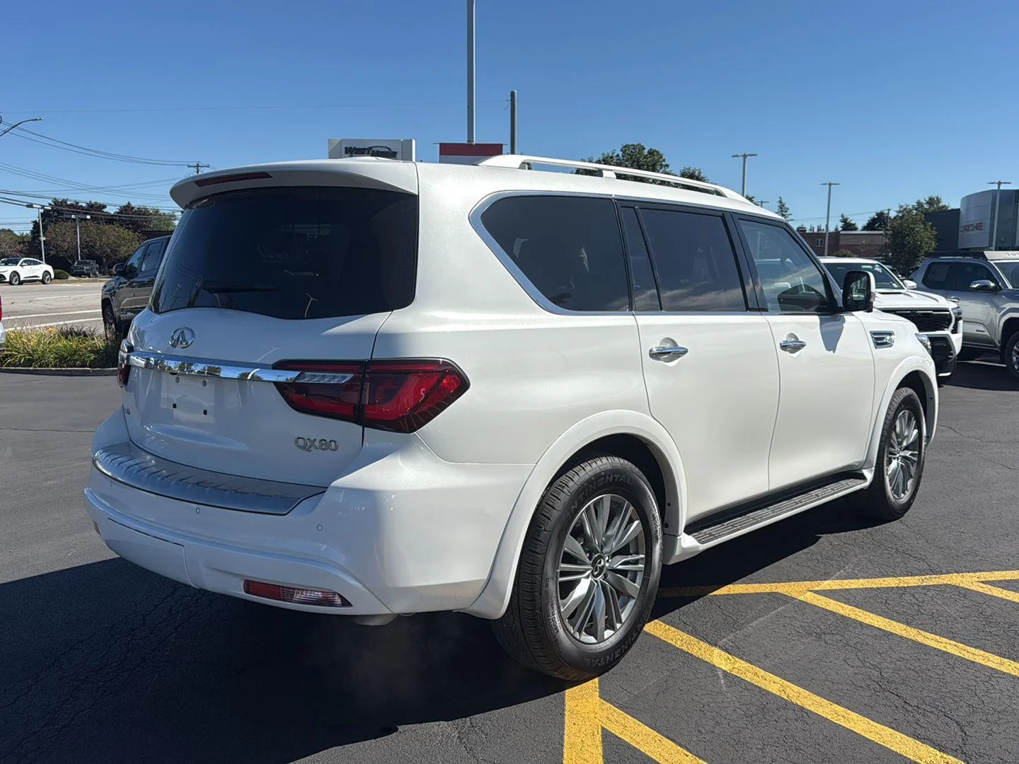 Used 2024 Moonstone White INFINITI LUXE image 3