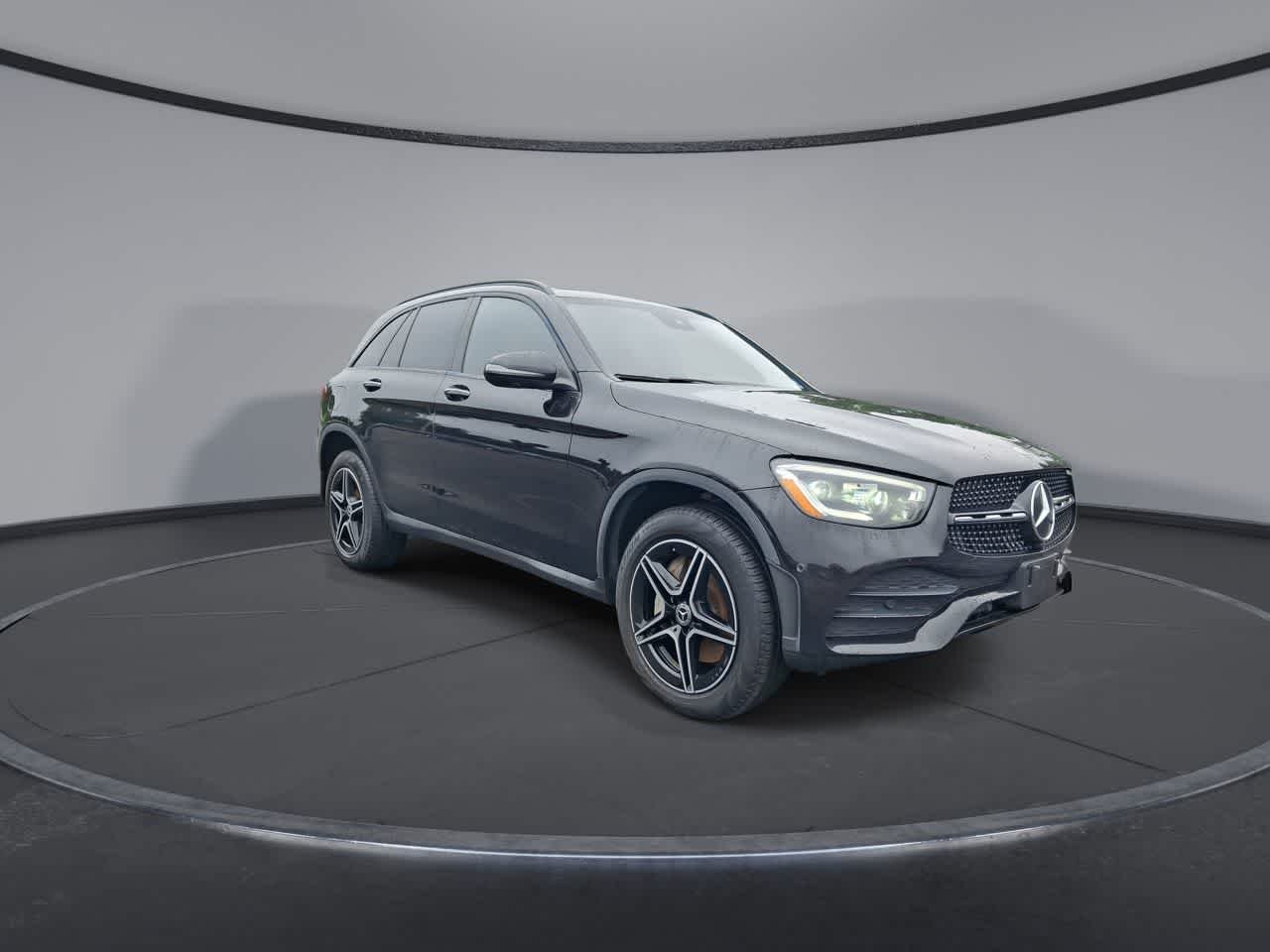 Used 2020 Obsidian Black Metallic Mercedes-Benz GLC 300 image 2