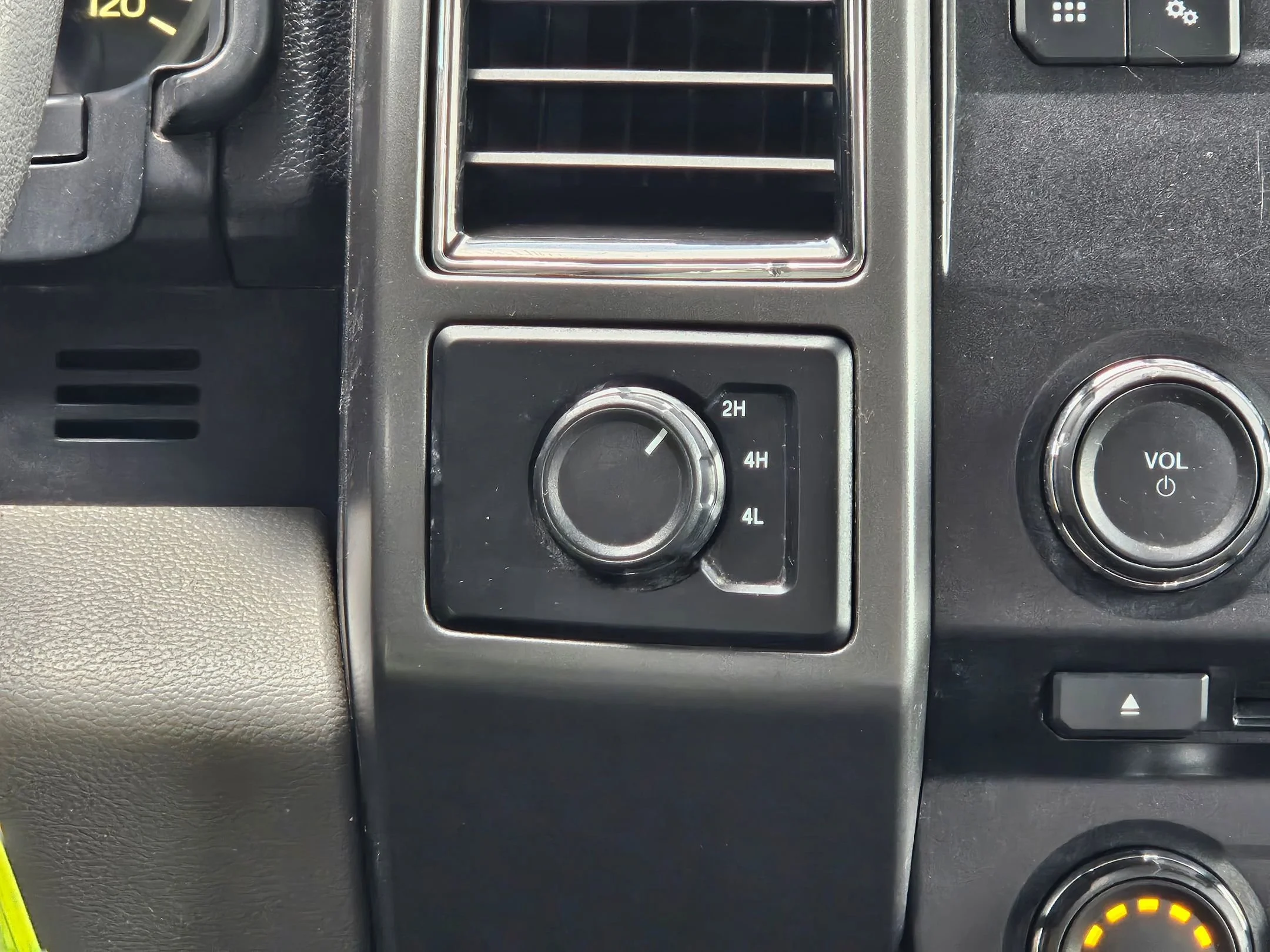 Used 2018 Stone Gray Ford XLT image 14